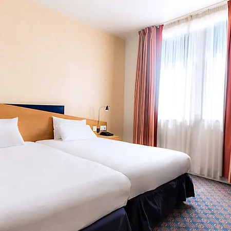 مبيت وإفطار وفندق سيوداد دي لاس سينسياس 3* فالنسيا