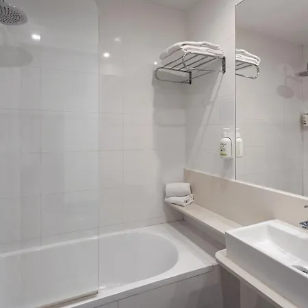 مبيت وإفطار وفندق سيوداد دي لاس سينسياس 3* فالنسيا