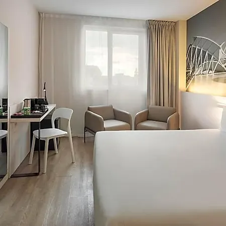 Hotel Ciudad De Ciencias 3*